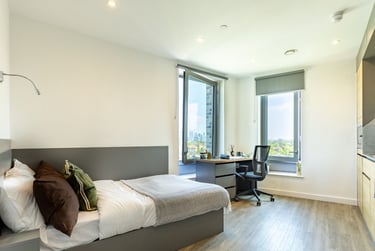 Platinum Skyline Studio - Image 3